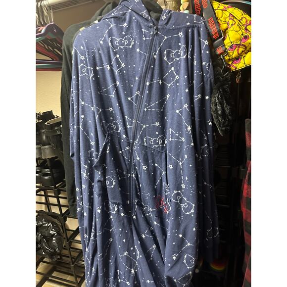 Hello Kitty Torrid Onesie One Piece Zippered Pajama Sz 5/6 - Picture 1 of 2